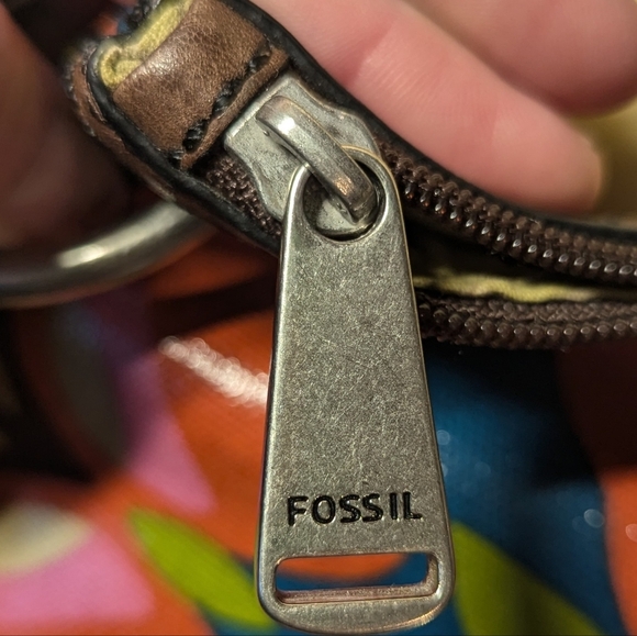 Fossil KeyPer Floral Adjustable Sling Crossbody Bag - Picture 9 of 10